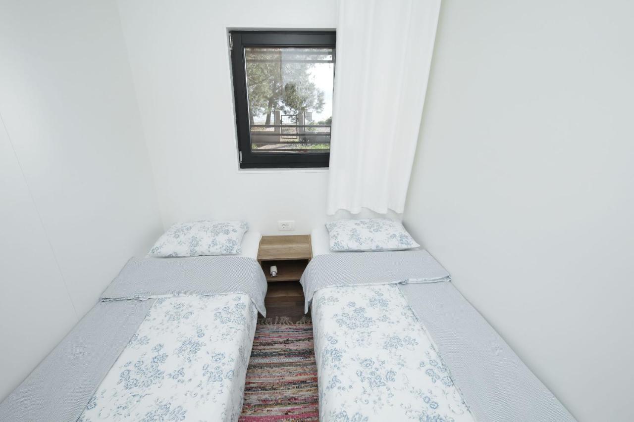 Mobile Home Safir Biograd Na Moru Exterior photo